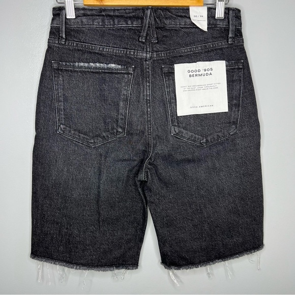 GOOD AMERICAN Black Iconic 90’s Good Bermuda Raw Hem Shorts - Picture 6 of 7